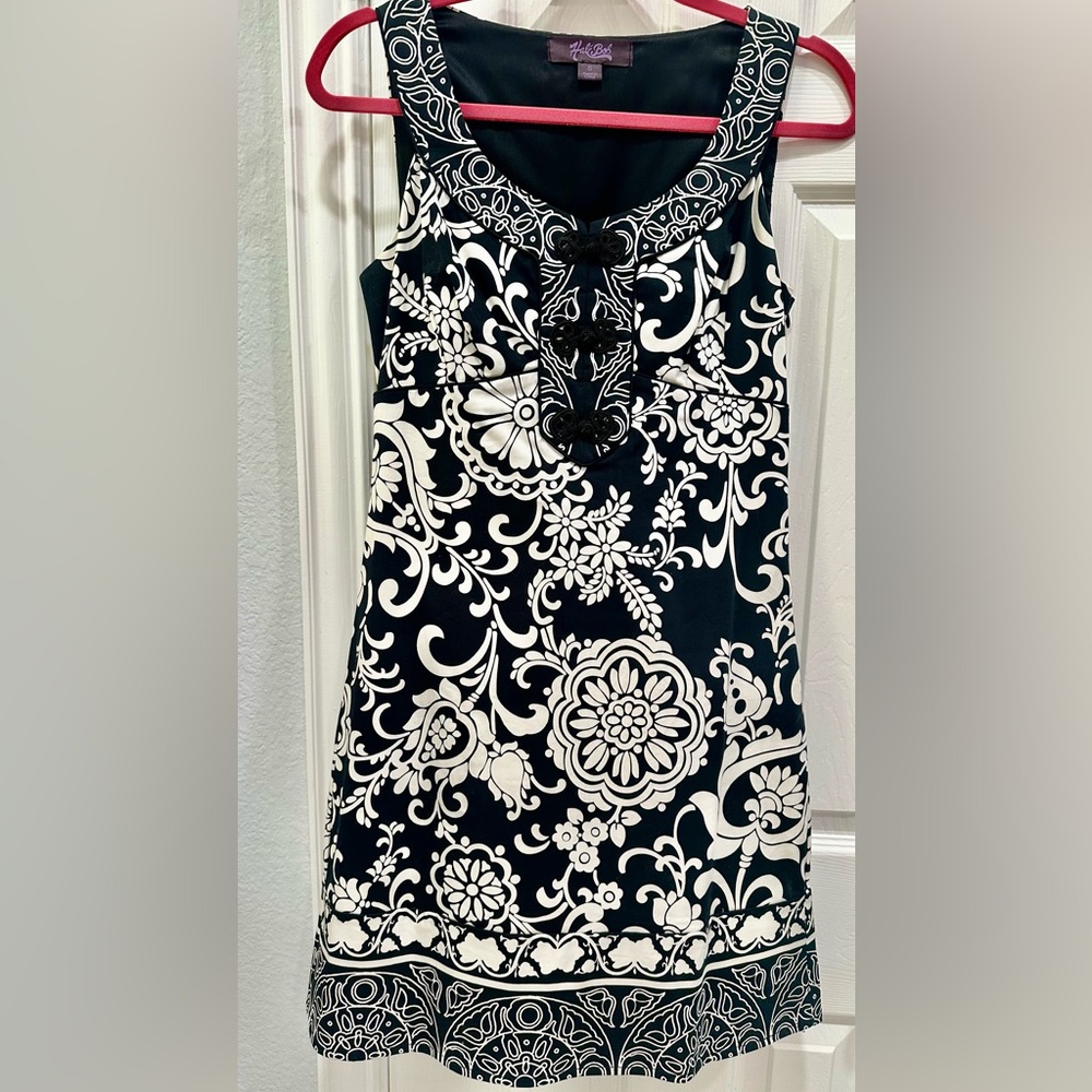 HALE BOB: Lotus print in black & white Small